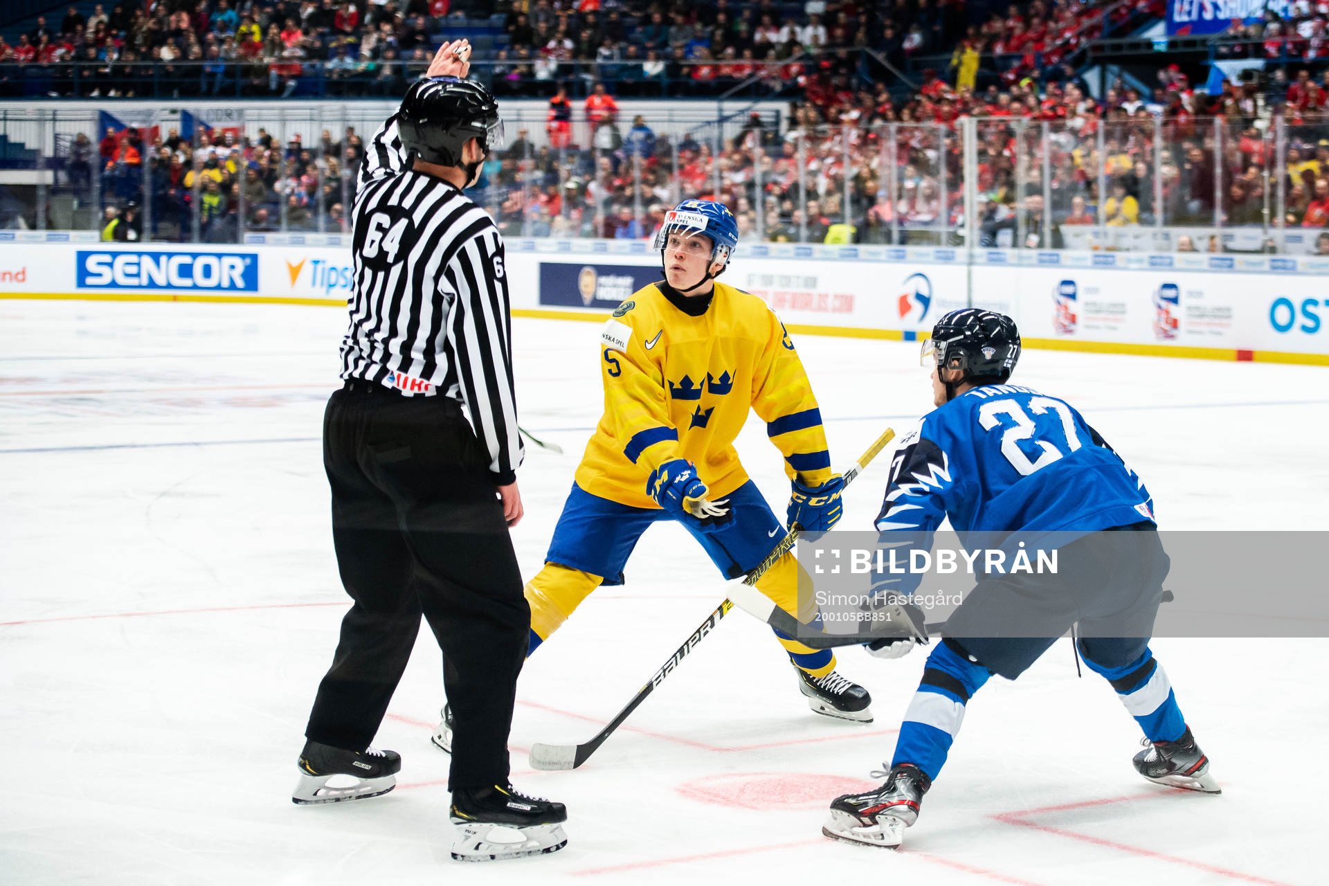 Linus Öberg of Sweden reacts