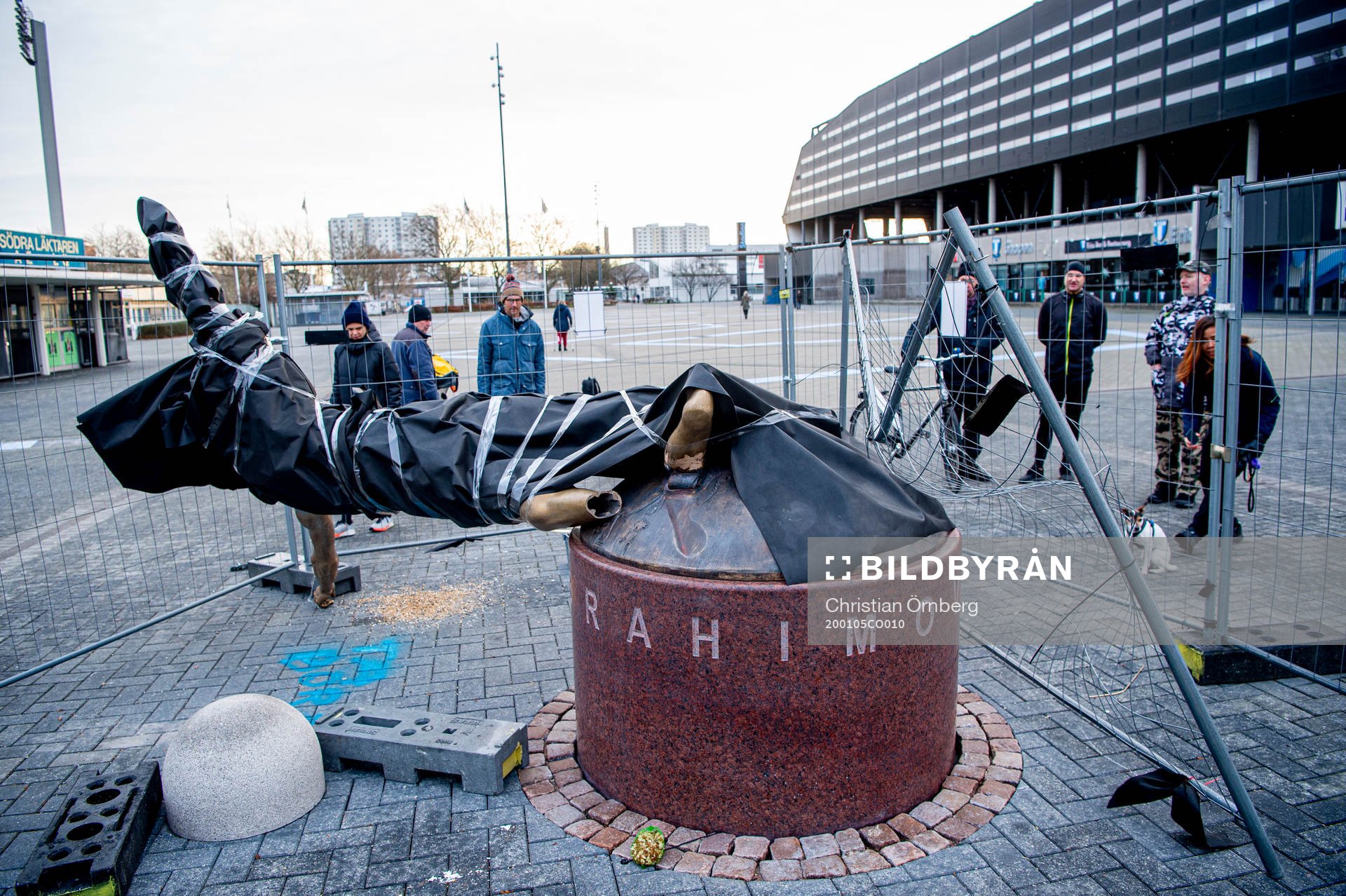 The statue of Zlatan Ibrahimovic has been vandalized,
