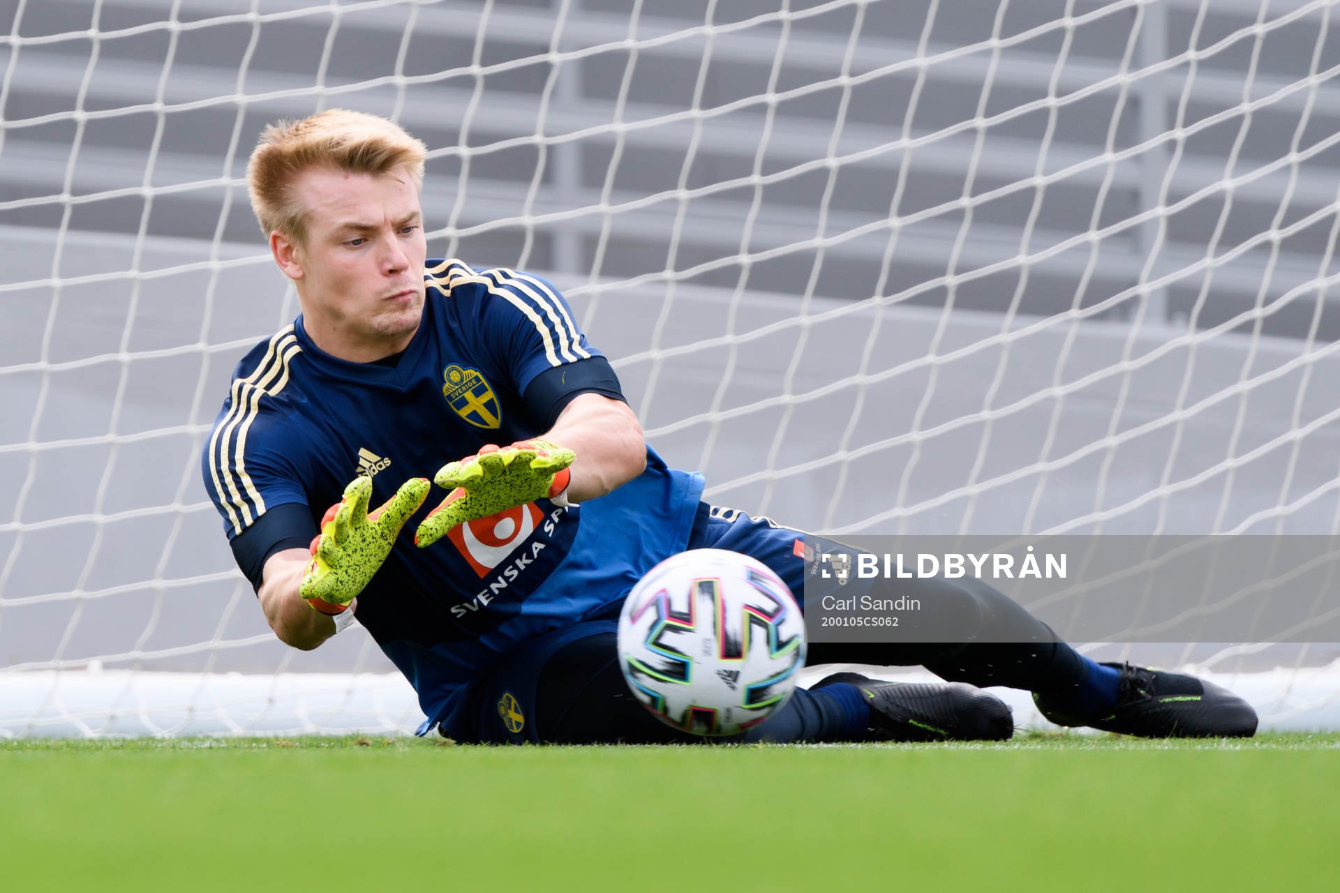 Goalkeeper Isak Pettersson