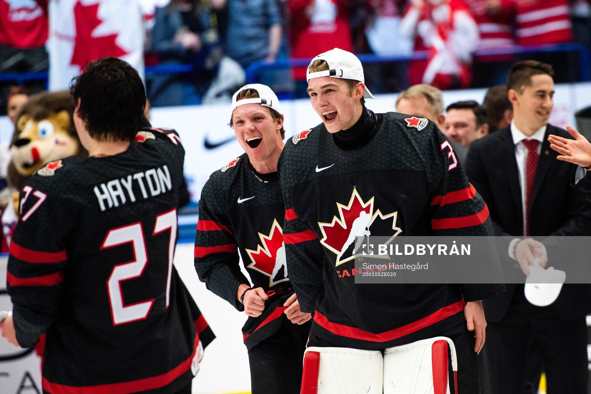 Goalkeeper Joel Hofer of Canada celebrates
