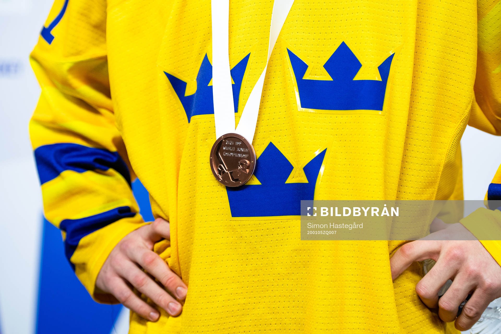 Samuel Fagemo of Sweden with the bronze medal