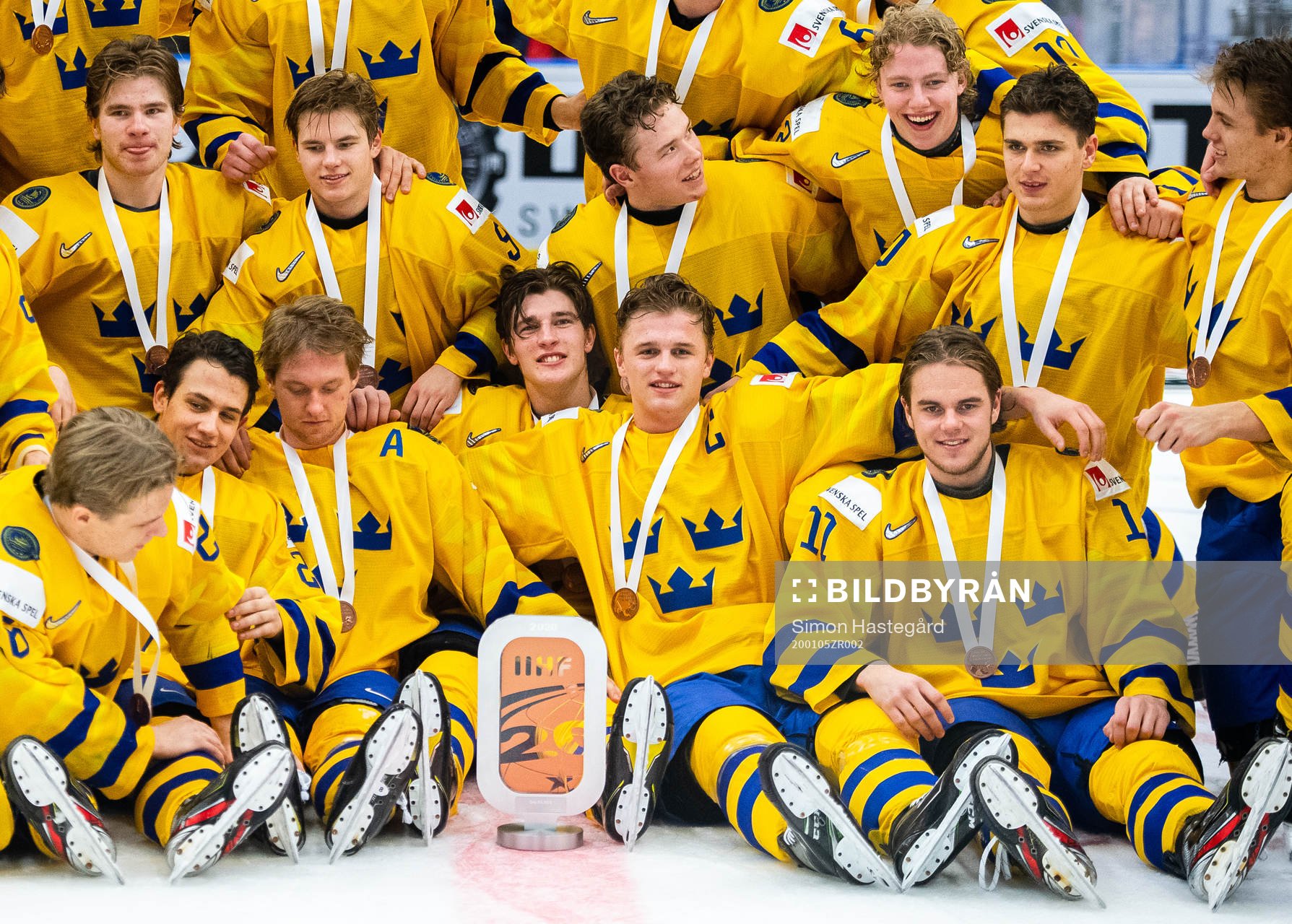 Tobias Björnfot , Victor Söderström , Linus Öberg ,