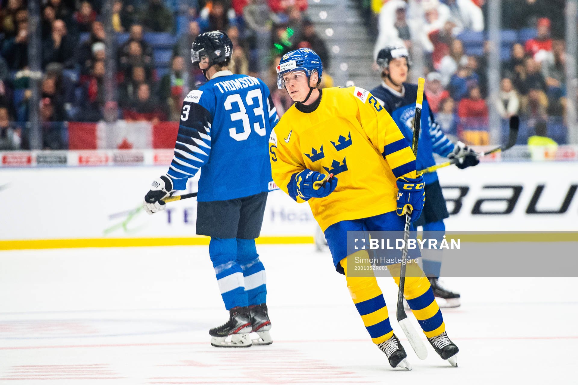 Linus Öberg of Sweden celebrates the 3-2 goal