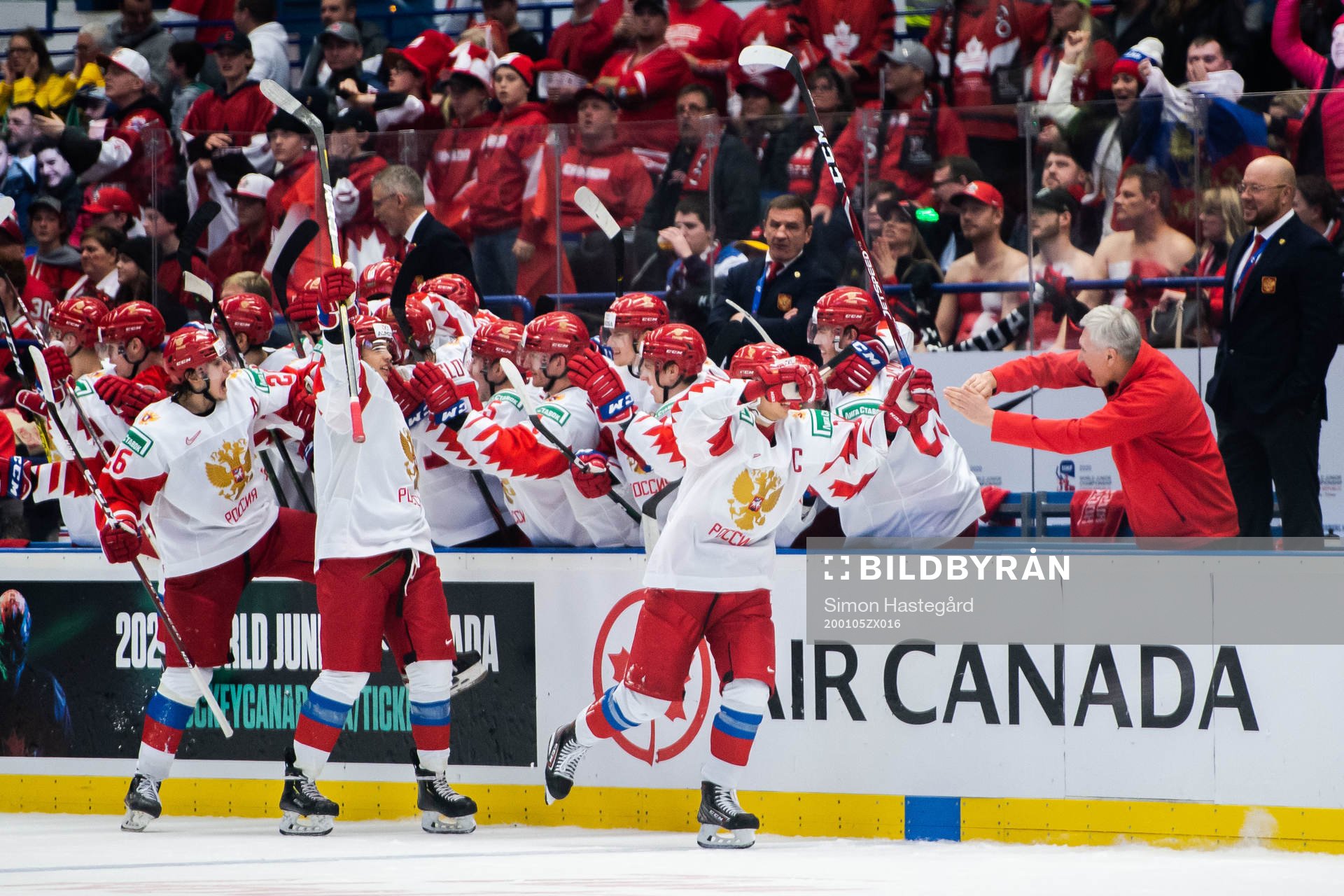 Grigori Denisenko of Russia celebrate with teammates