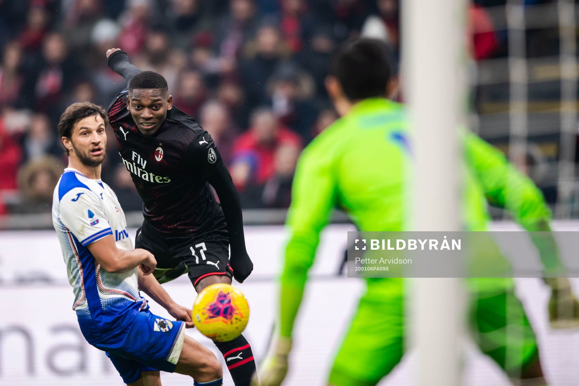 Bartosz Bereszynski of Sampdoria and Rafael Leao of Milan