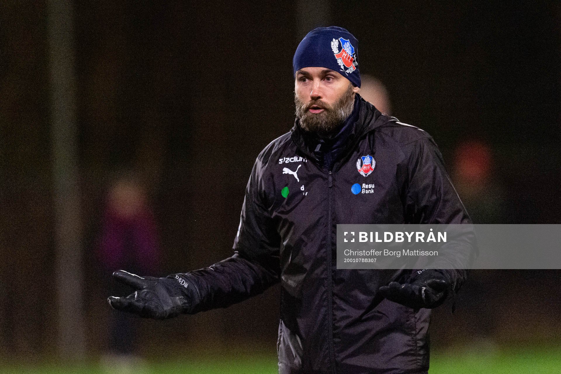 Tränare Olof Mellberg reagerar