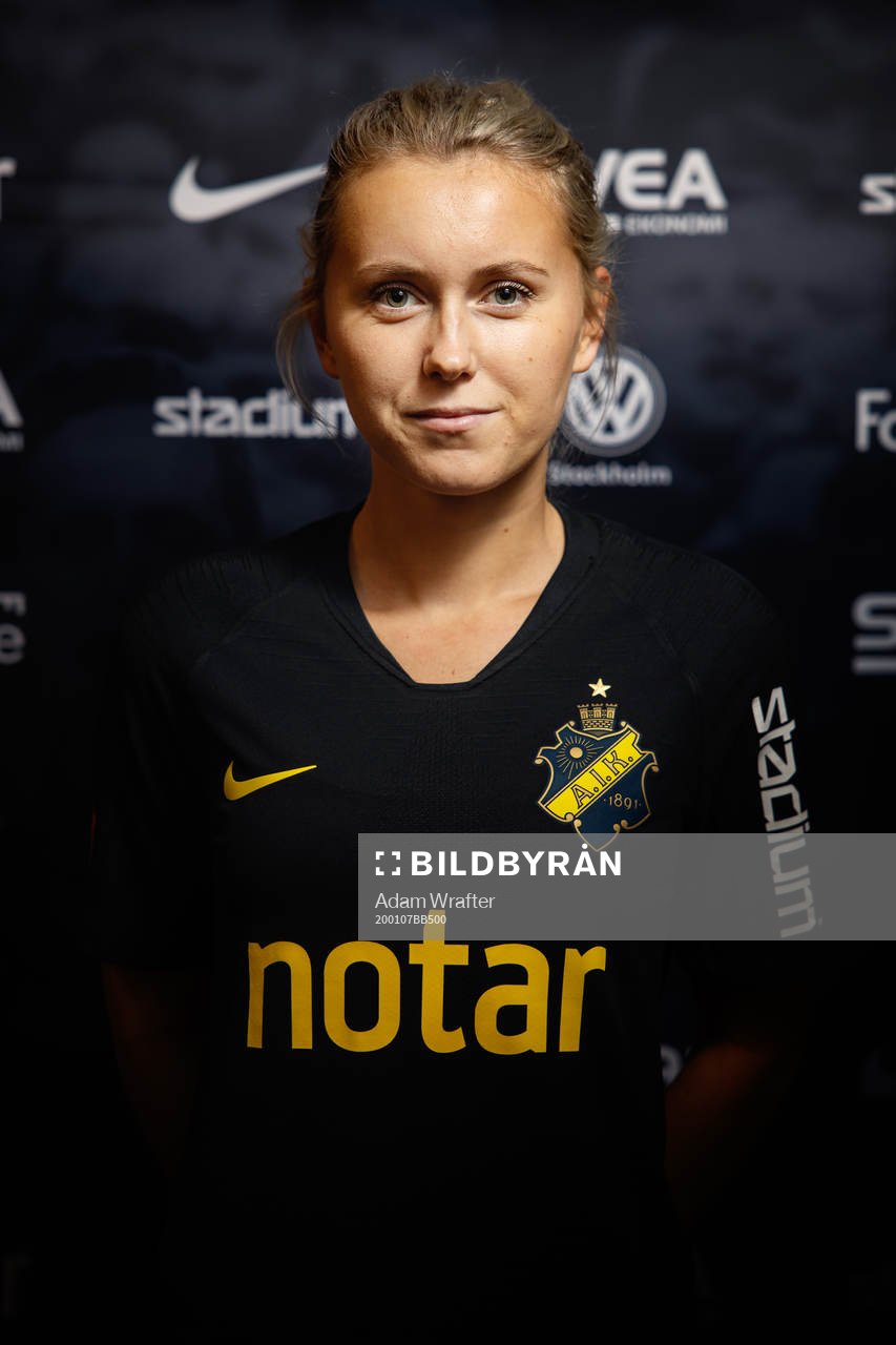 Adelisa Grabus, nyförvärv i AIK damfotboll fotograferad