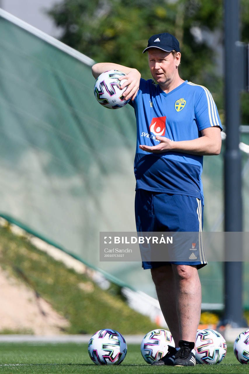 Assistant coach Peter Wettergren