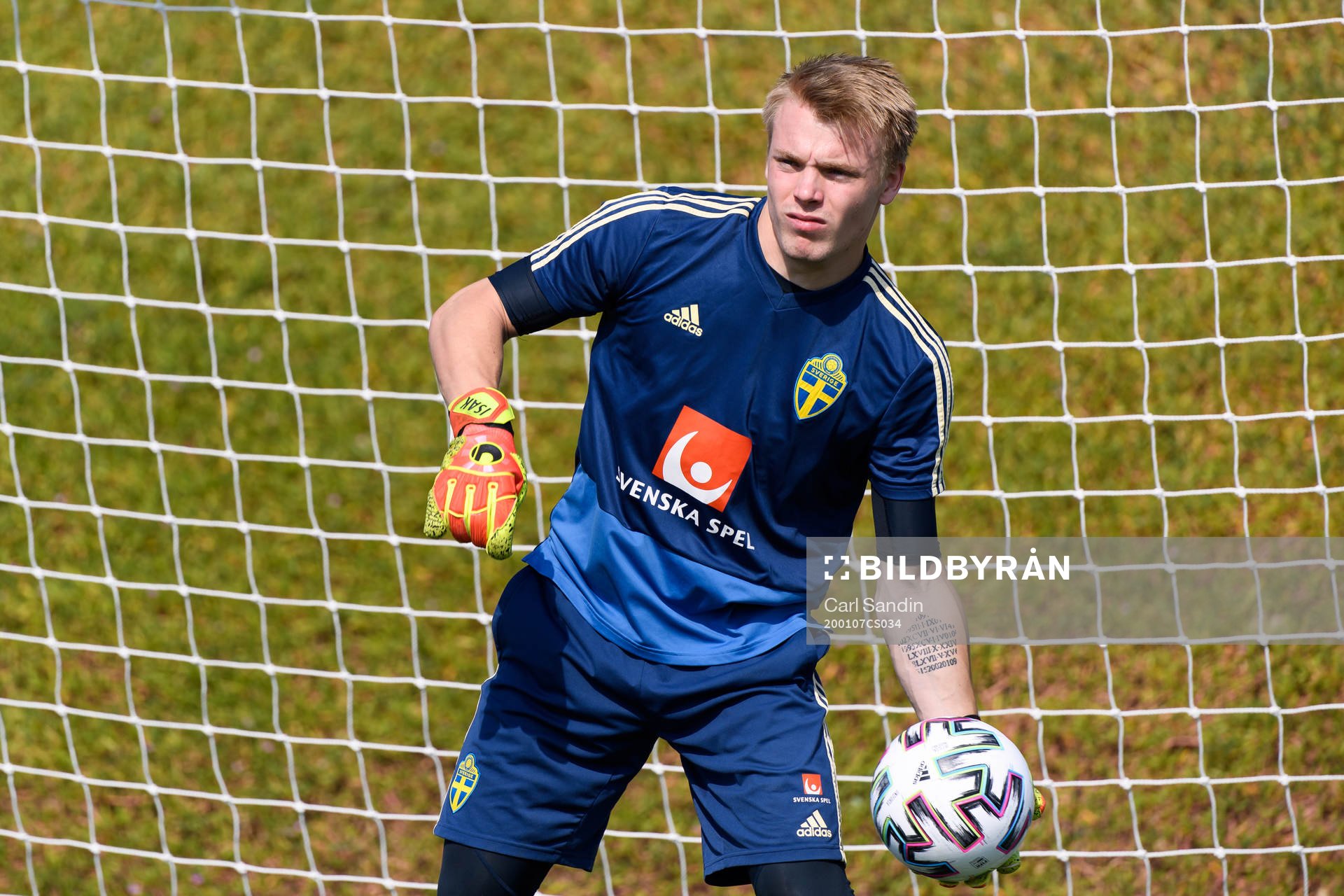 Goalkeeper Isak Pettersson