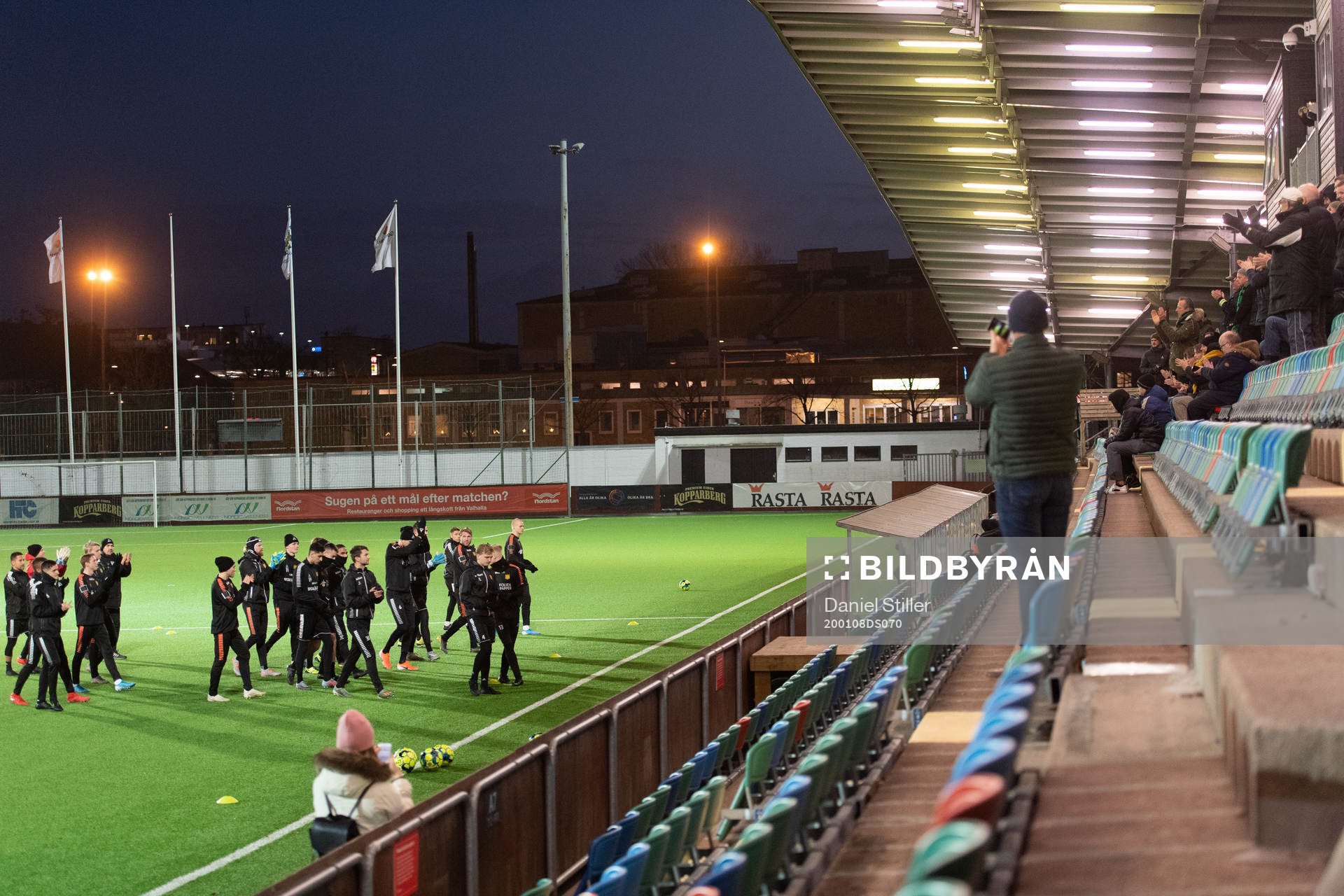Laget tackar publiken