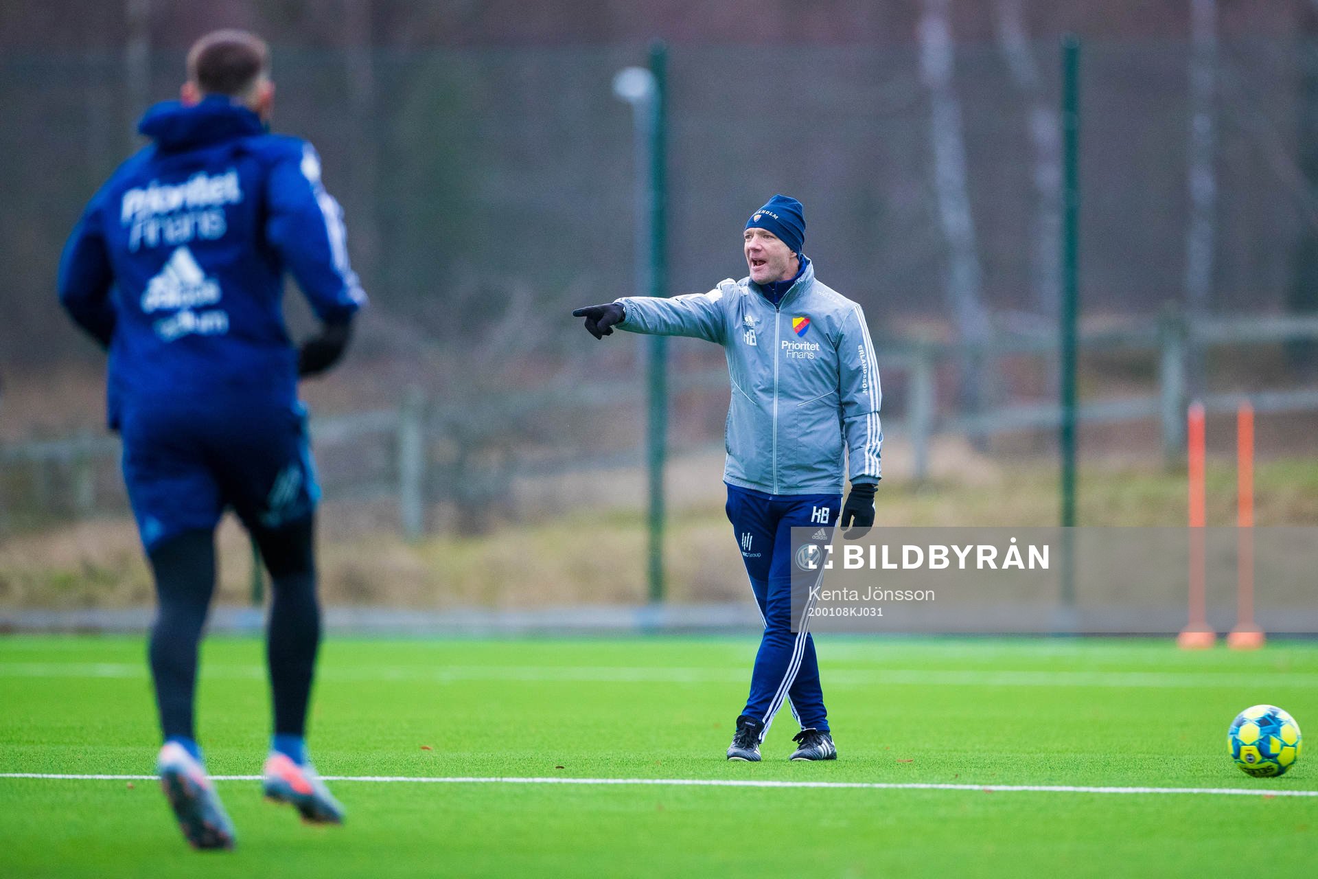 Tränare Kim Bergstrand reagerar