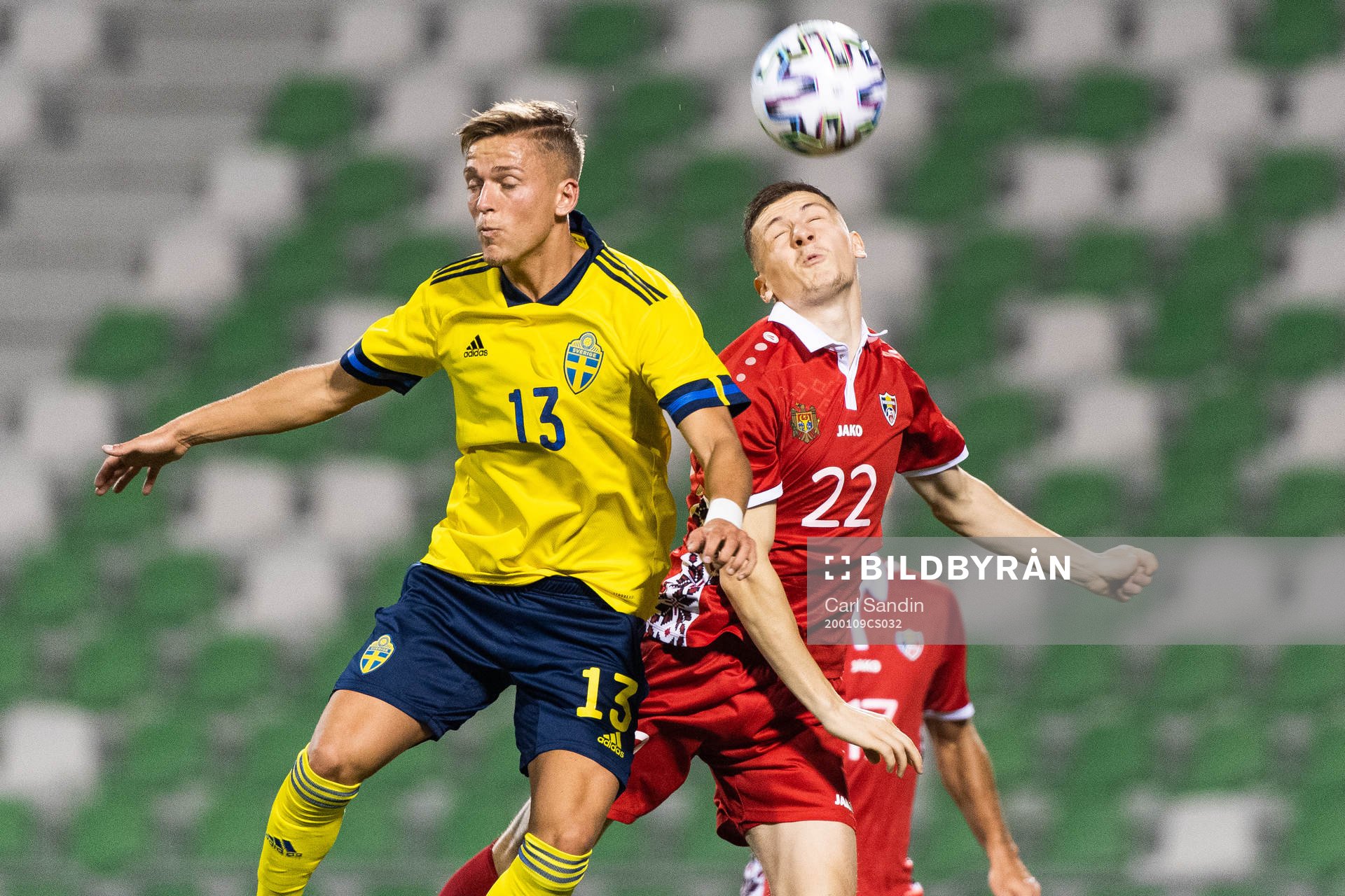 Jesper Karlsson of Sweden and Dinu Graur of Moldova