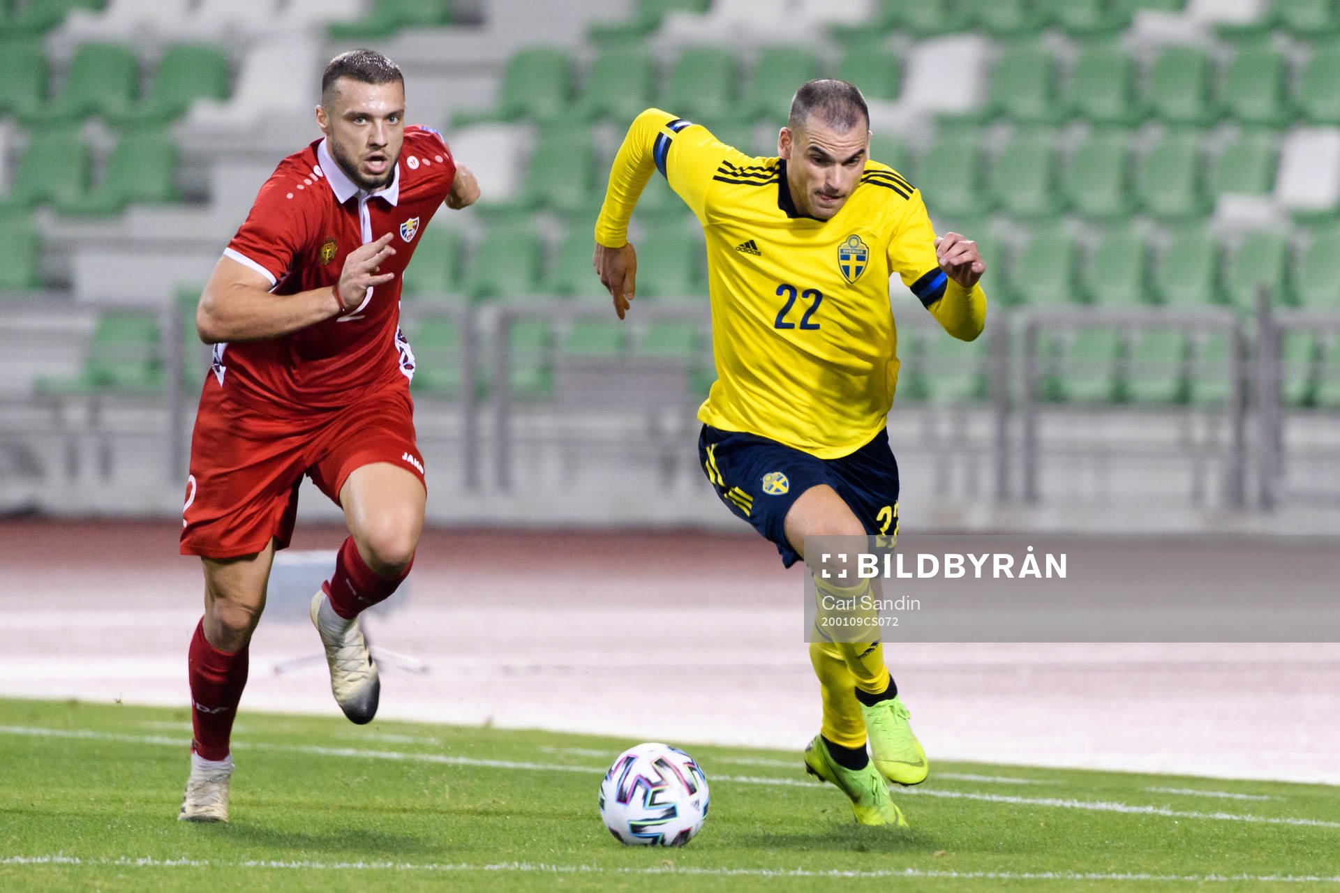 Anatolii Prepelita of Moldova and Dino Islamovic of Sweden