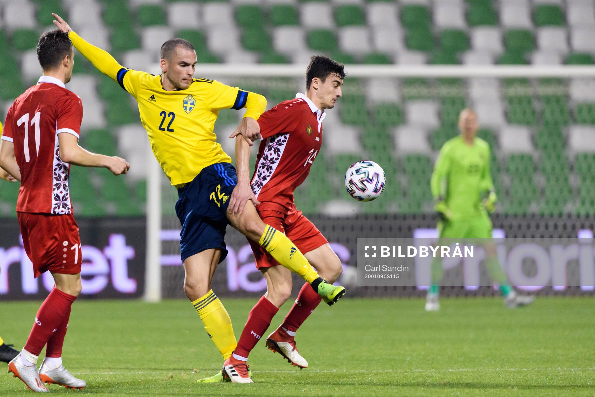 Dino Islamovic of Sweden and Taras Dan of Moldova