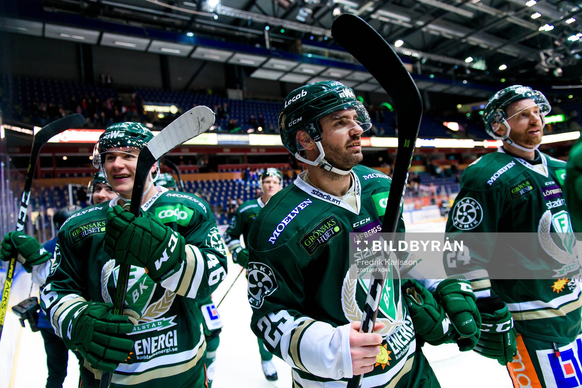 Färjestads Michael Latta och Martin Johansson jublar och