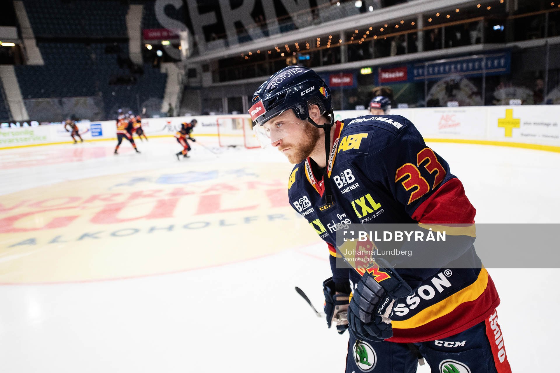 Djurgårdens Linus Hultström värmer upp