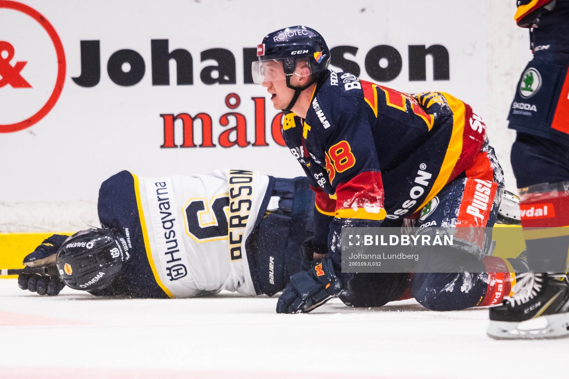 s Christoffer Persson liger ner