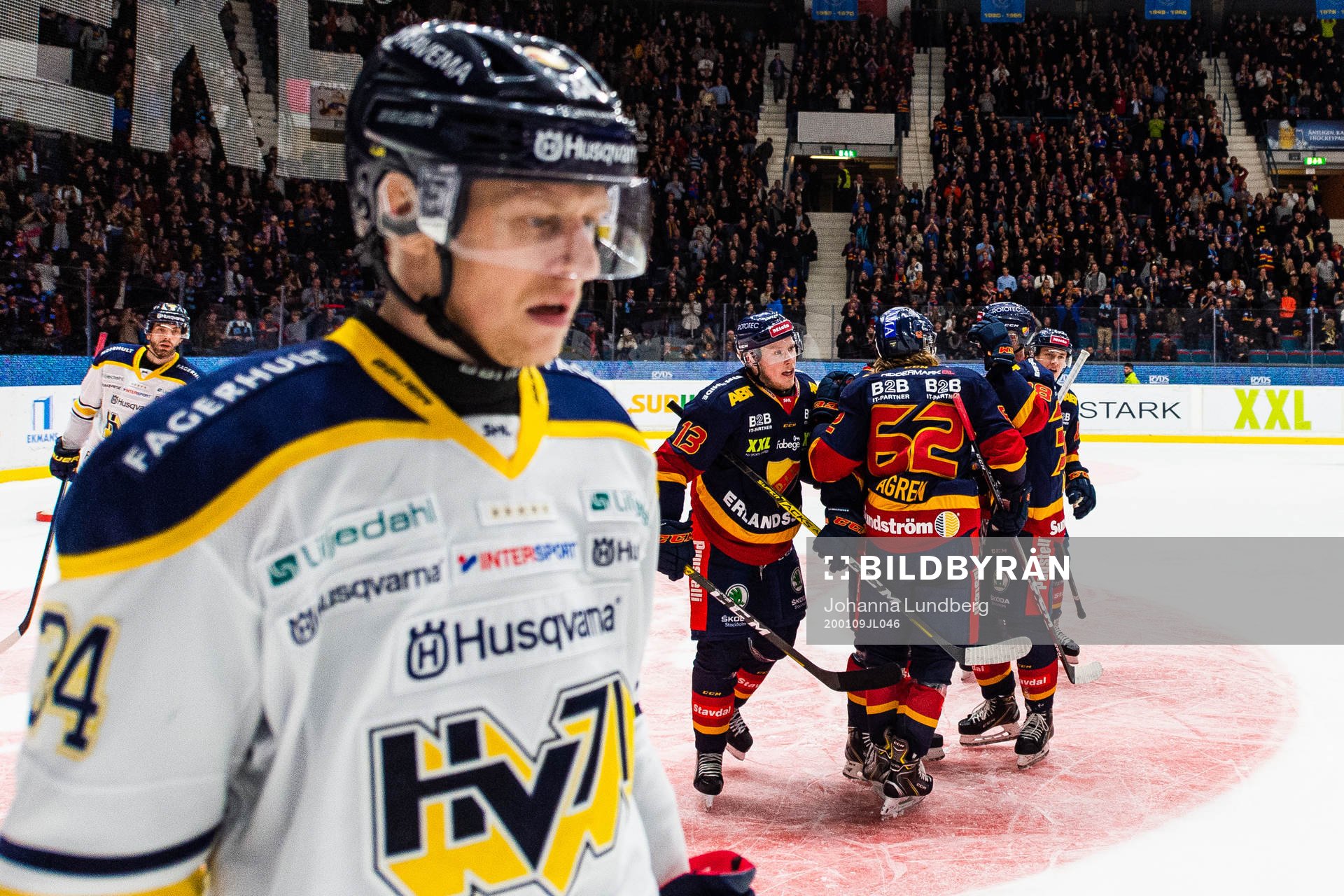 s Jesper Williamsson deppar medan Djurgårdens Manuel