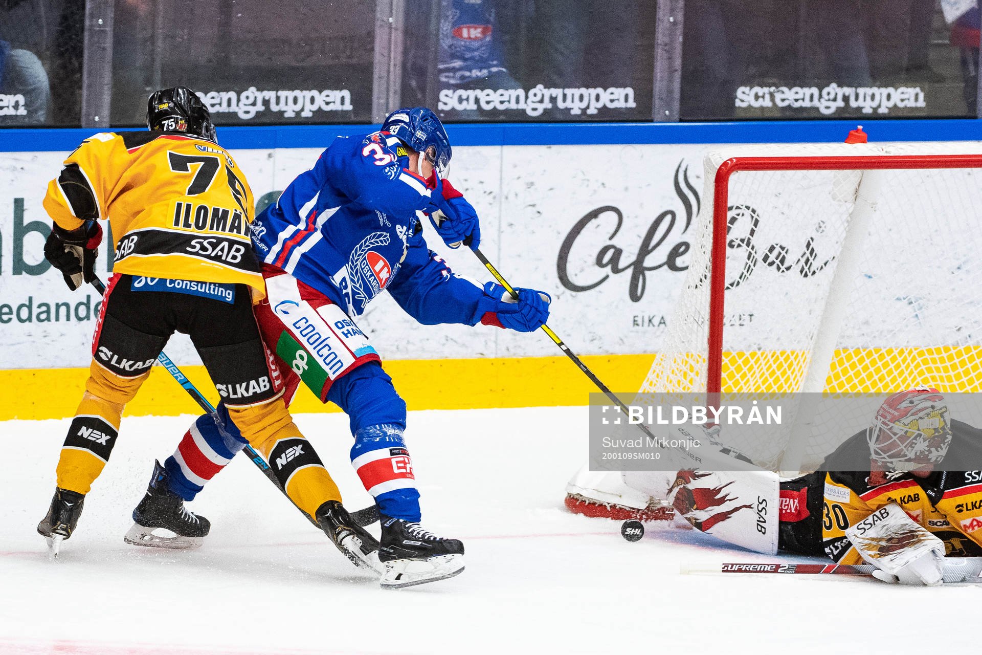 Oskarshamns Filiph Engsund  och Luleås målvakt David