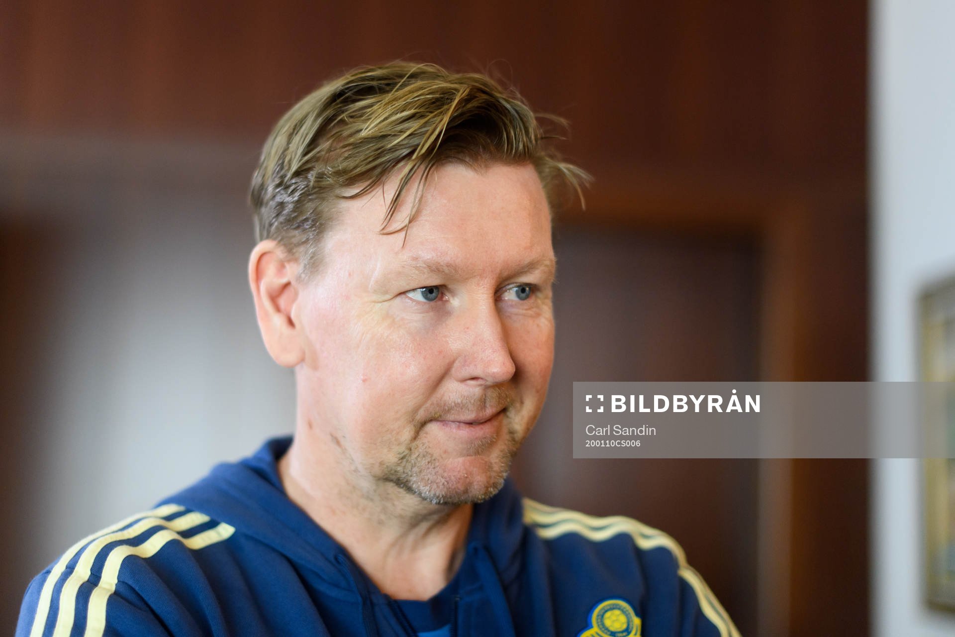Peter Wettergren, assistant coach, is being interviewed