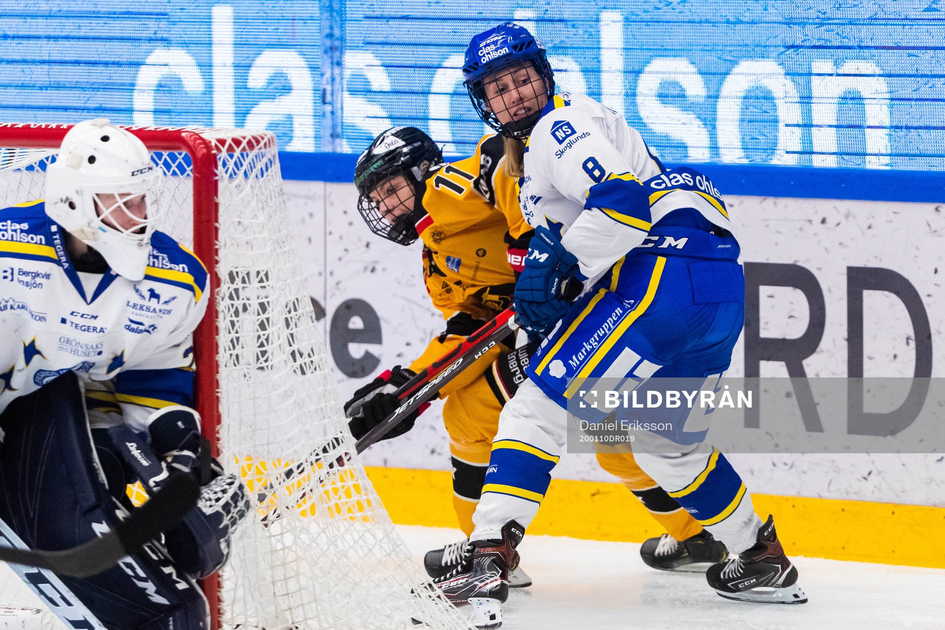 Leksands målvakt Jule Flötgen och Samantha Hanson samt