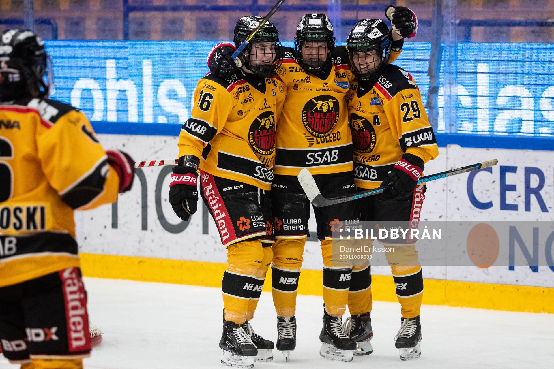Luleås Michelle Karvinen jublar