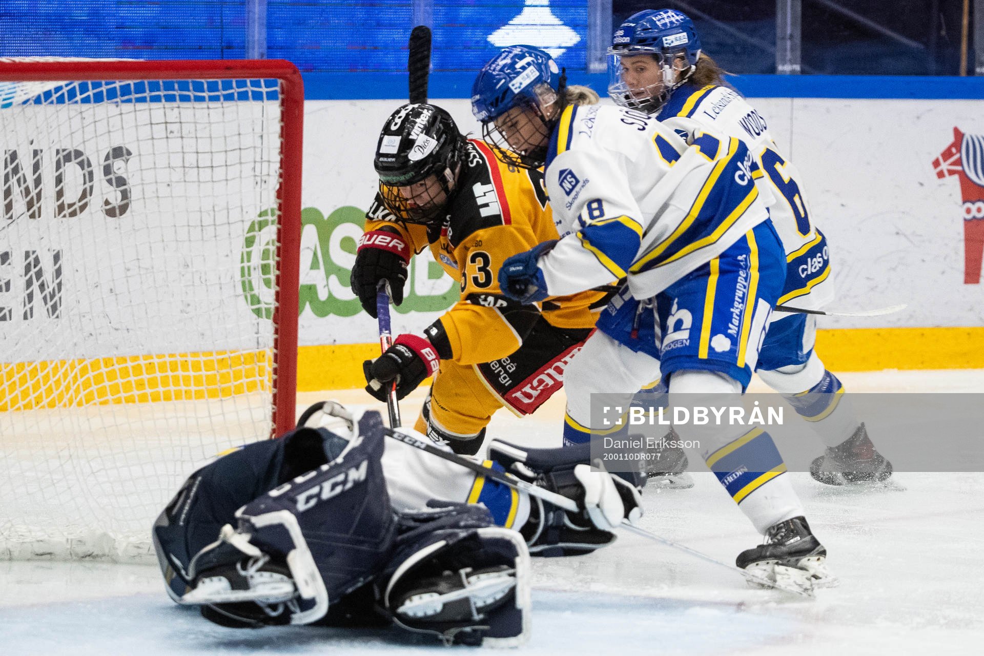 Leksands målvakt Jule Flötgen och Luleås Michelle