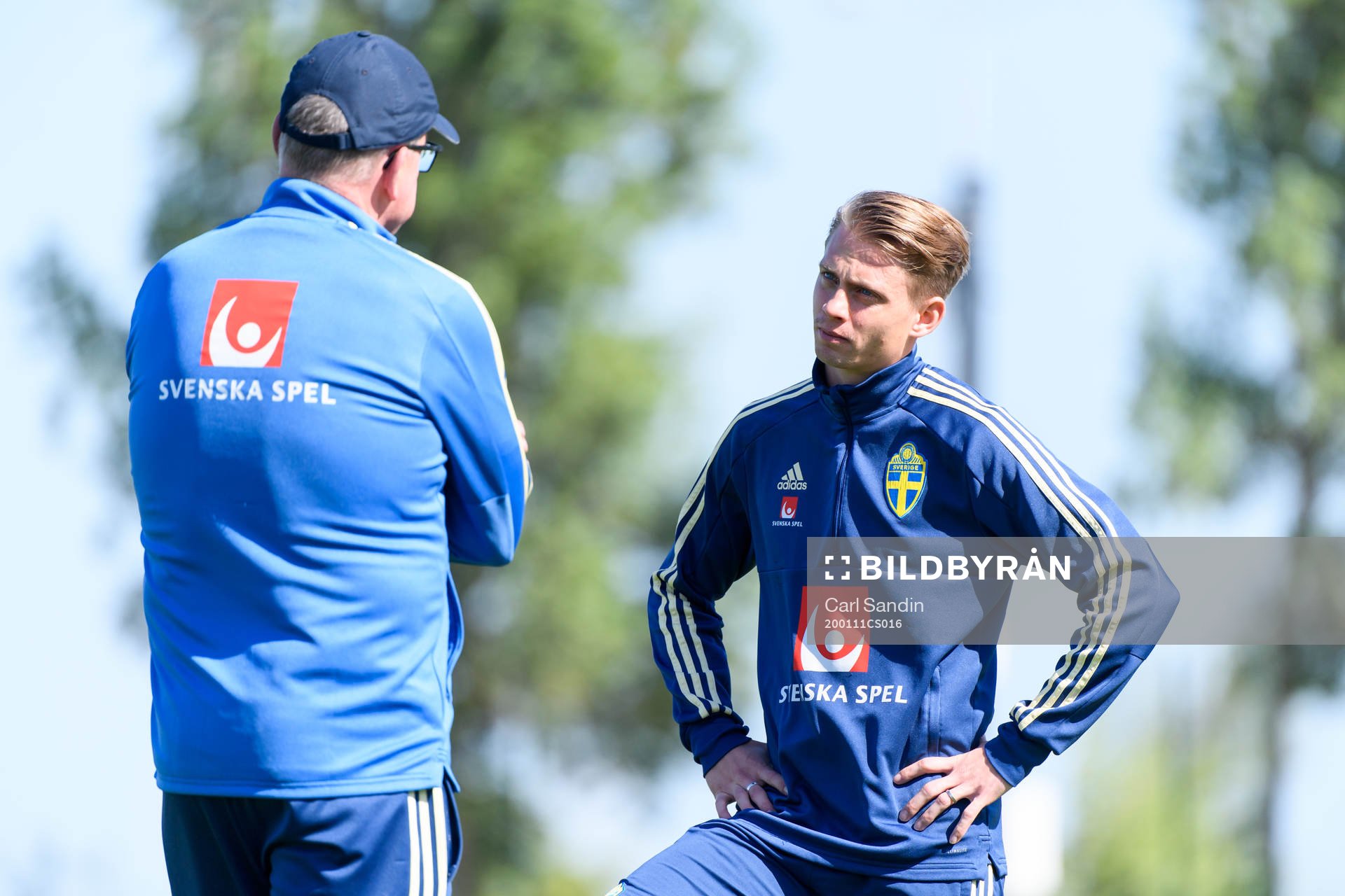 Head coach Janne Andersson and Simon Hedlund