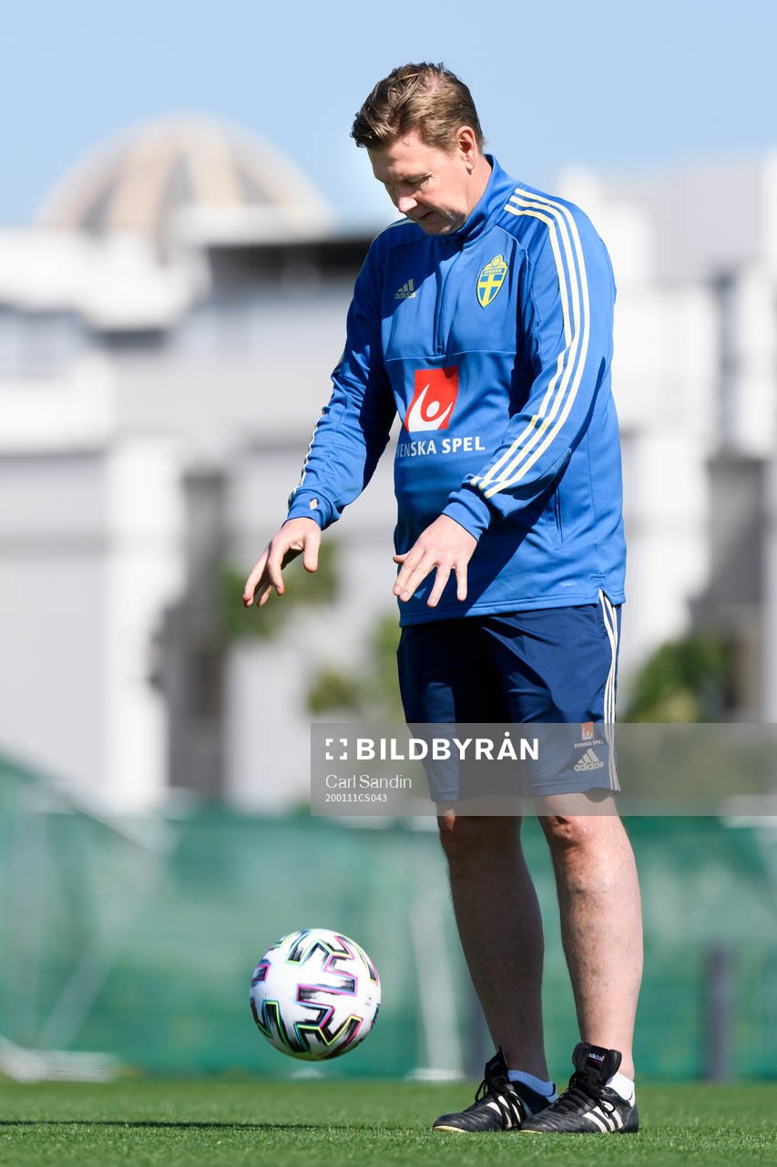 Assistant coach Peter Wettergren