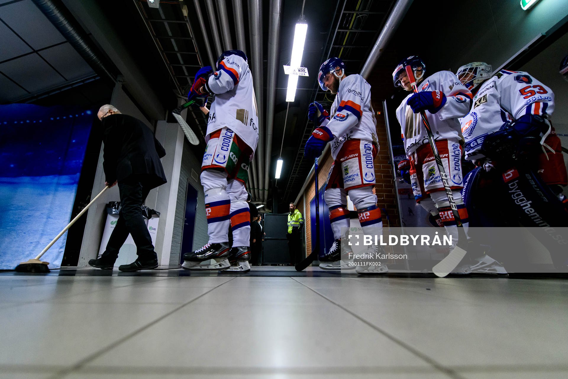 Oskarshamns spelare på väg ut till värmningen