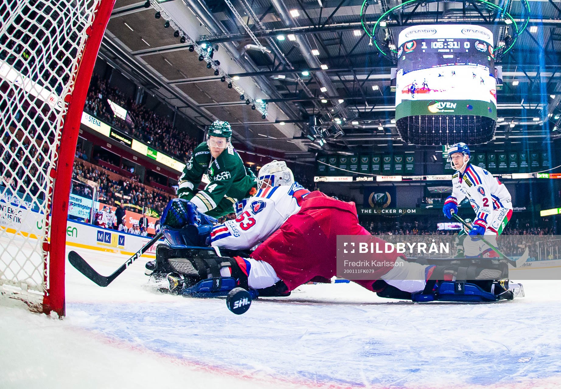 Färjestads Victor Ejdsell skjuter 2-0 och Oskarshamns