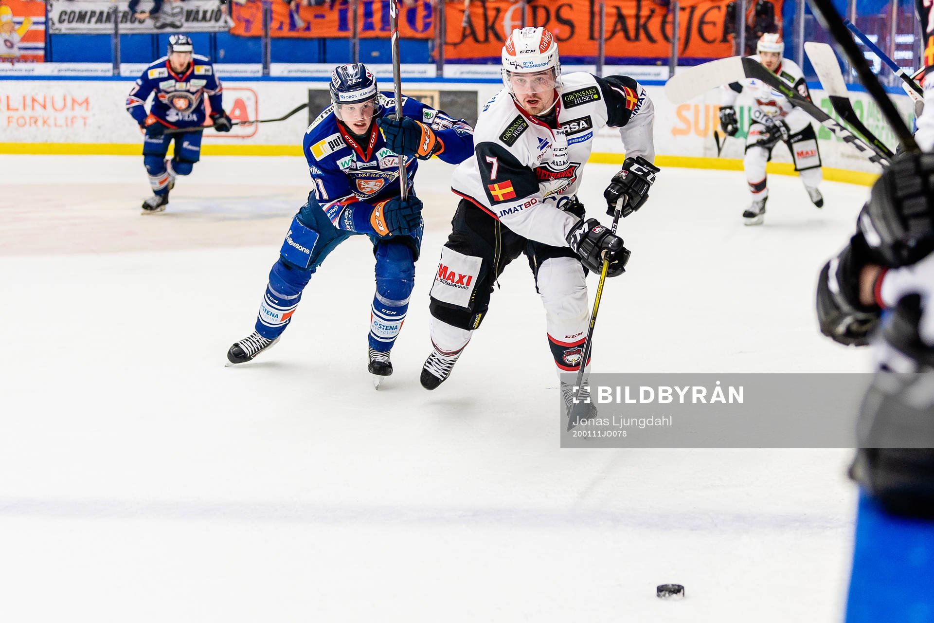 Malmö Redhawks Marcus Björk jagas av Växjös Fredrik