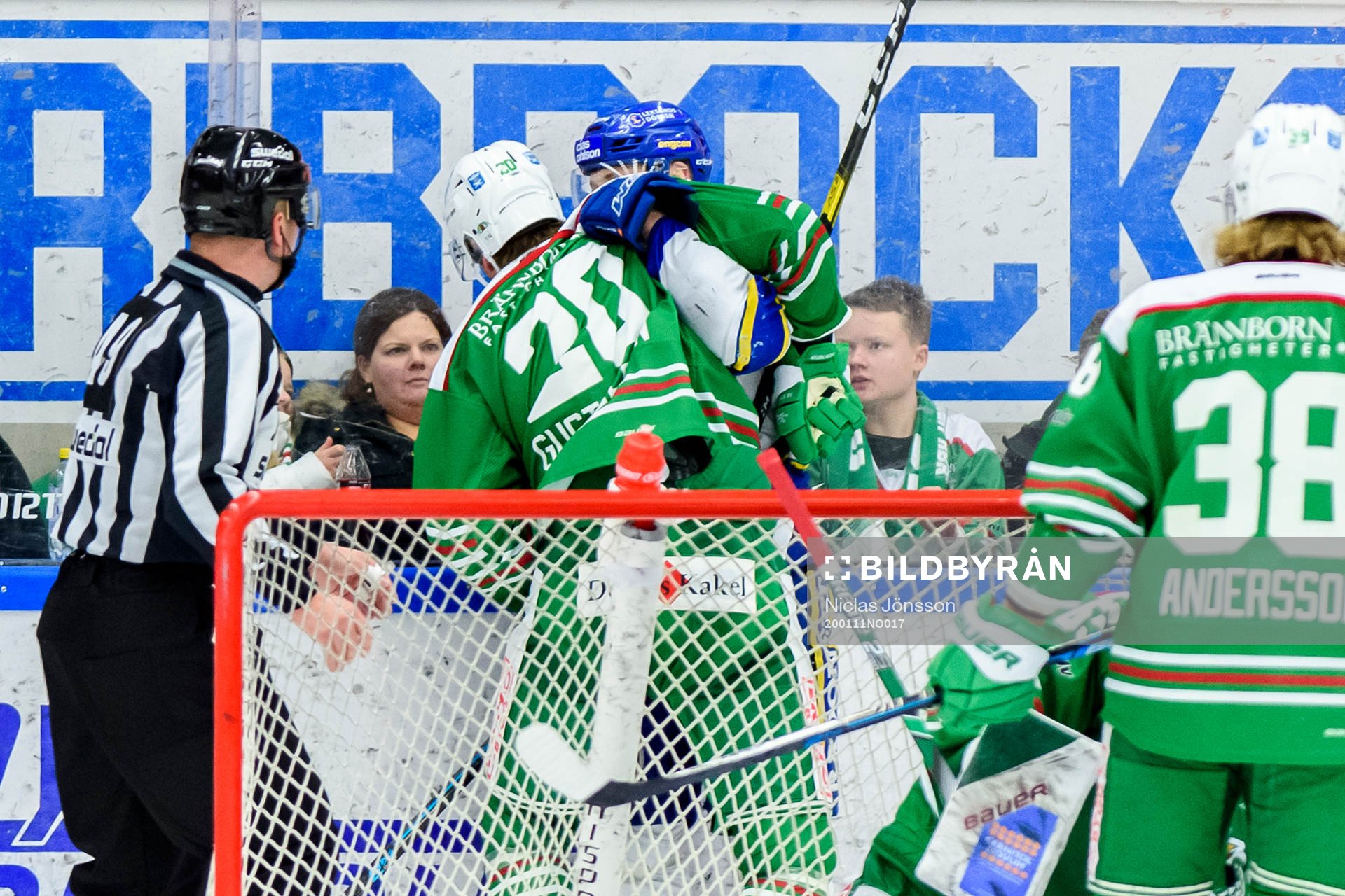 Rögles Hampus Gustafsson och Leksands Spencer Abbott i