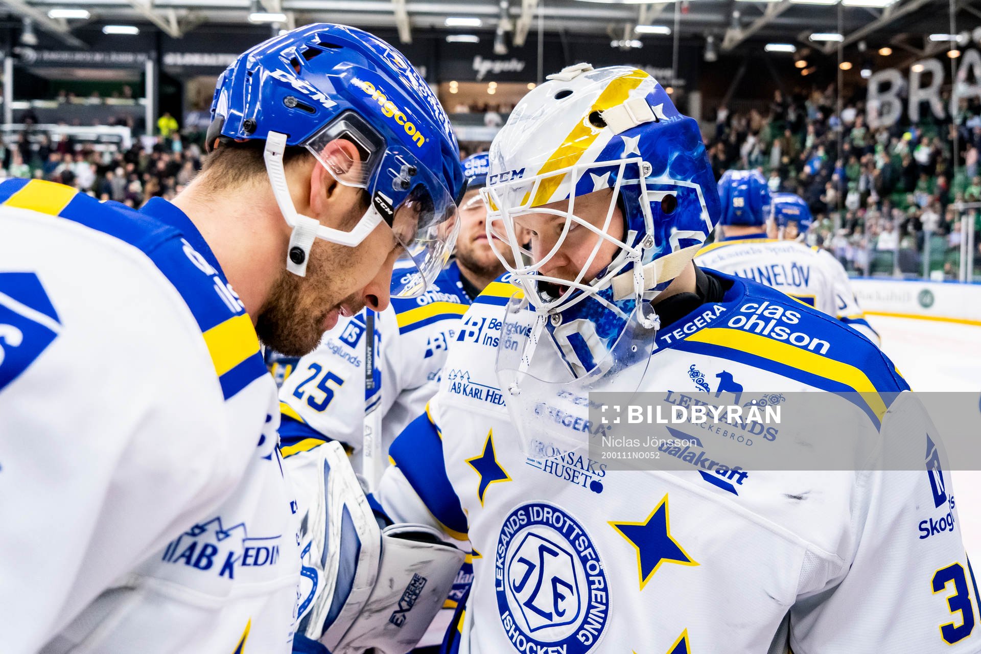 Leksands målvakt Janne Juvonen jublar