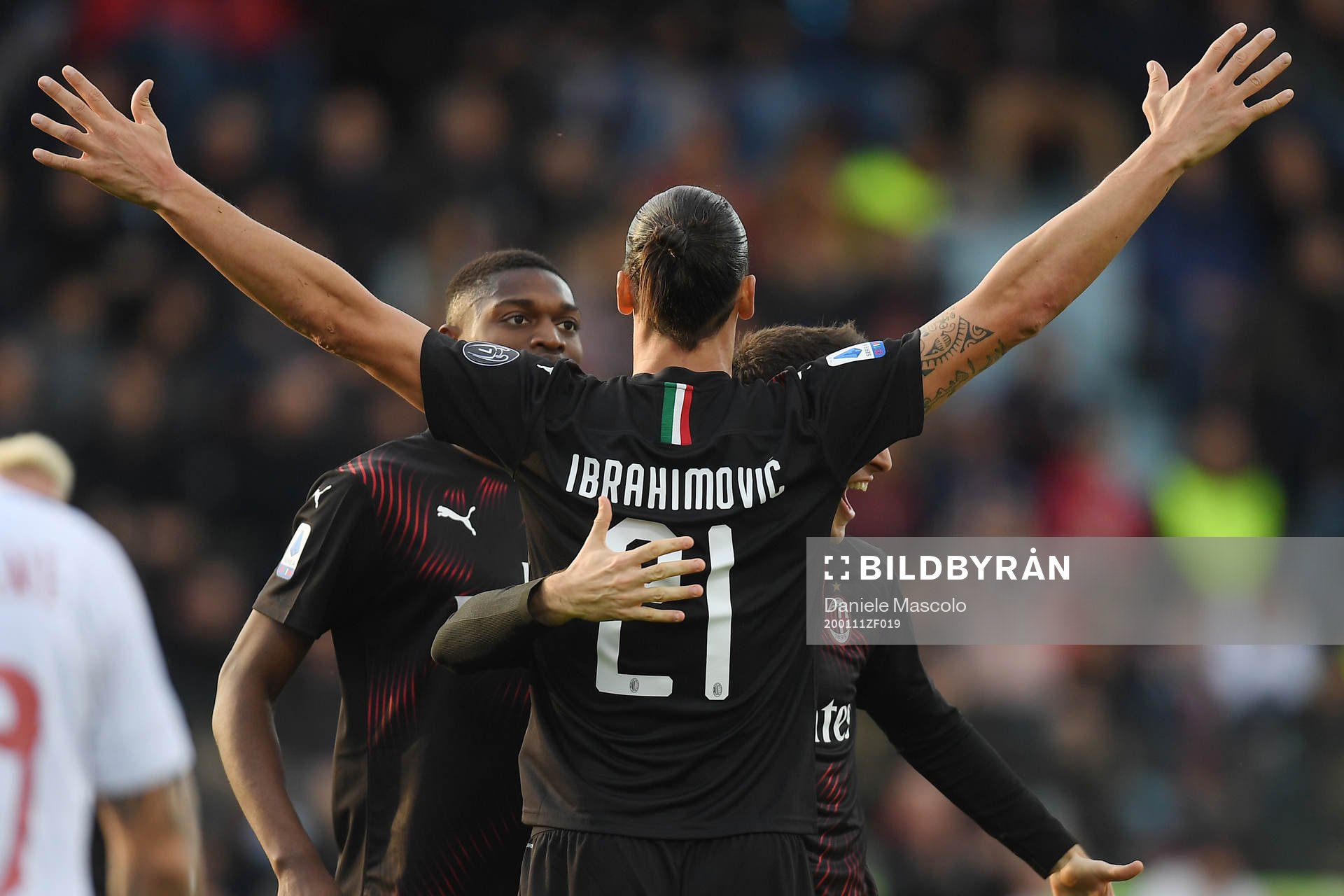 Zlatan Ibrahimovic of AC Milan celebrates his 0-2 goal