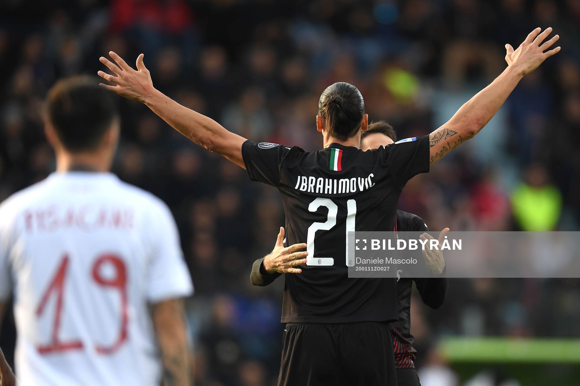Zlatan Ibrahimovic of AC Milan celebrates his 0-2 goal