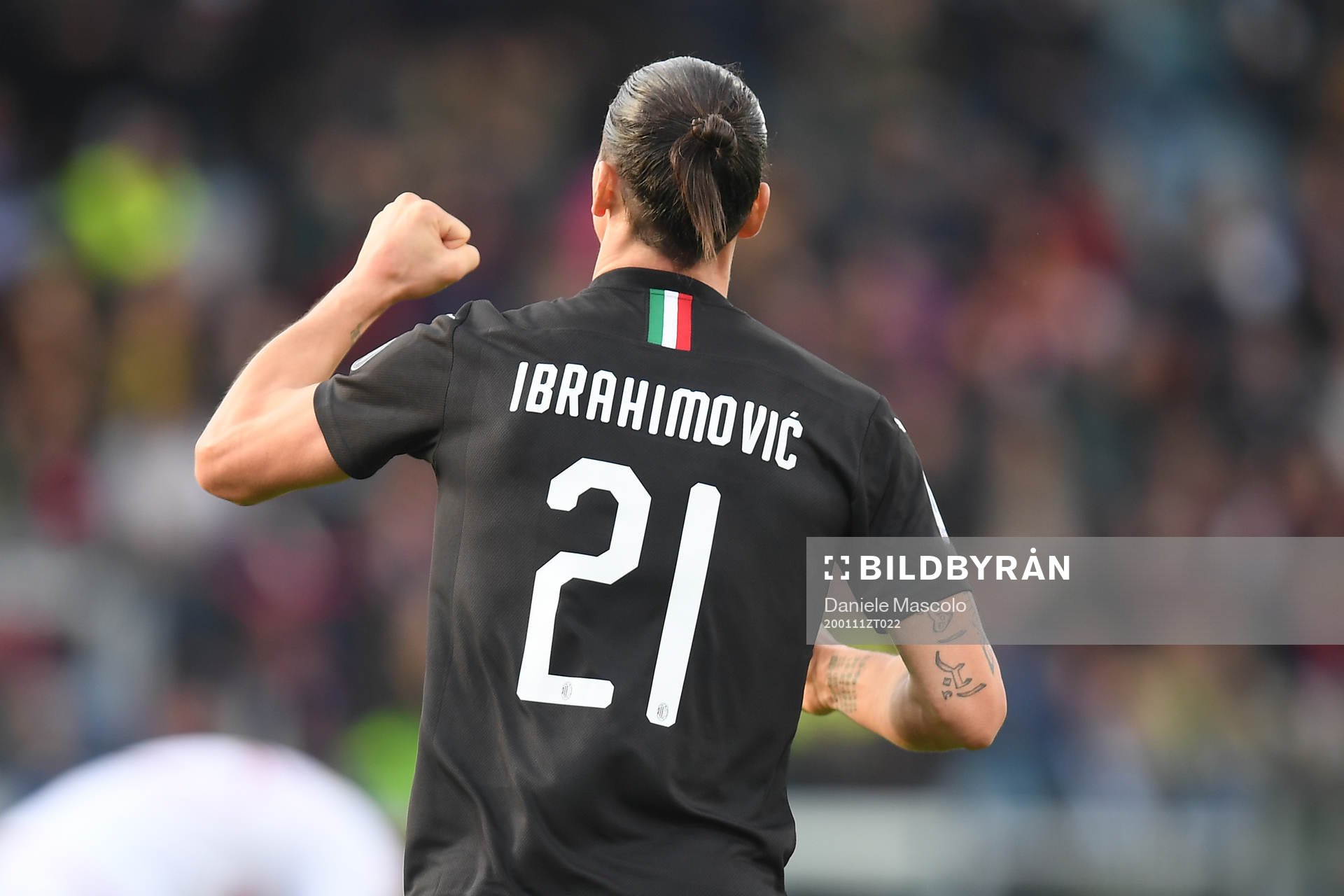 Zlatan Ibrahimovic of AC Milan celebrates his 0-2 goal