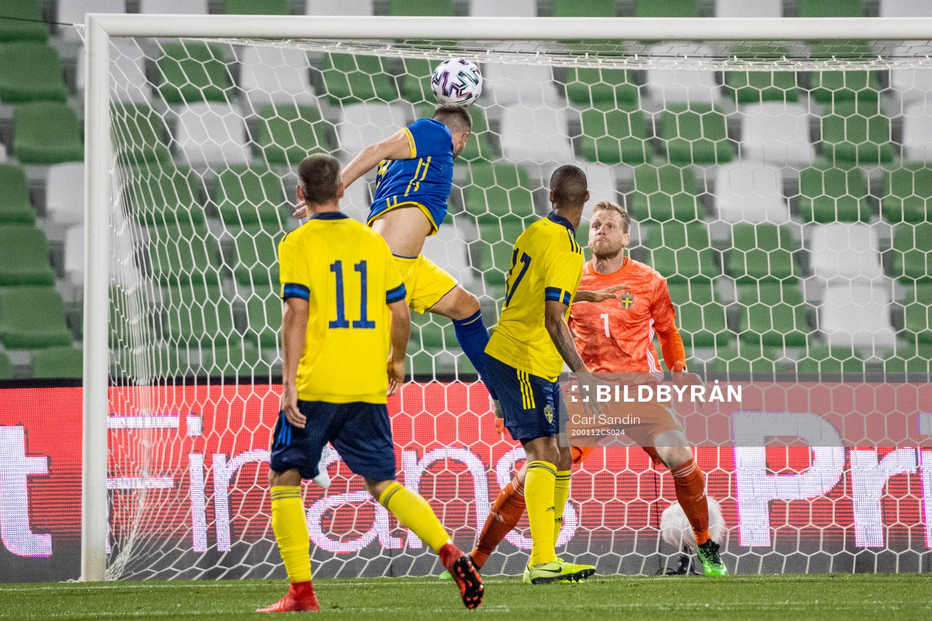 Florian Lashaj of Kosovo and goalkeeper Peter Abrahamsson