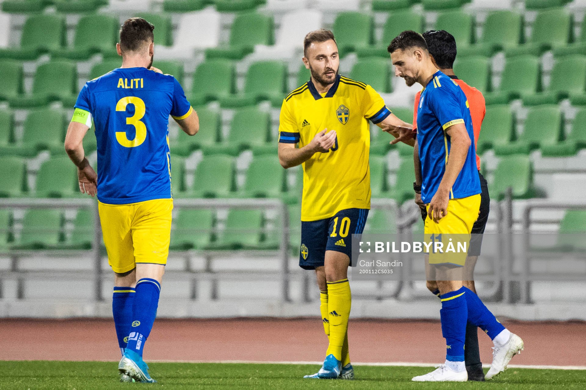 Muamer Tankovic of Sweden in a discussion with referee