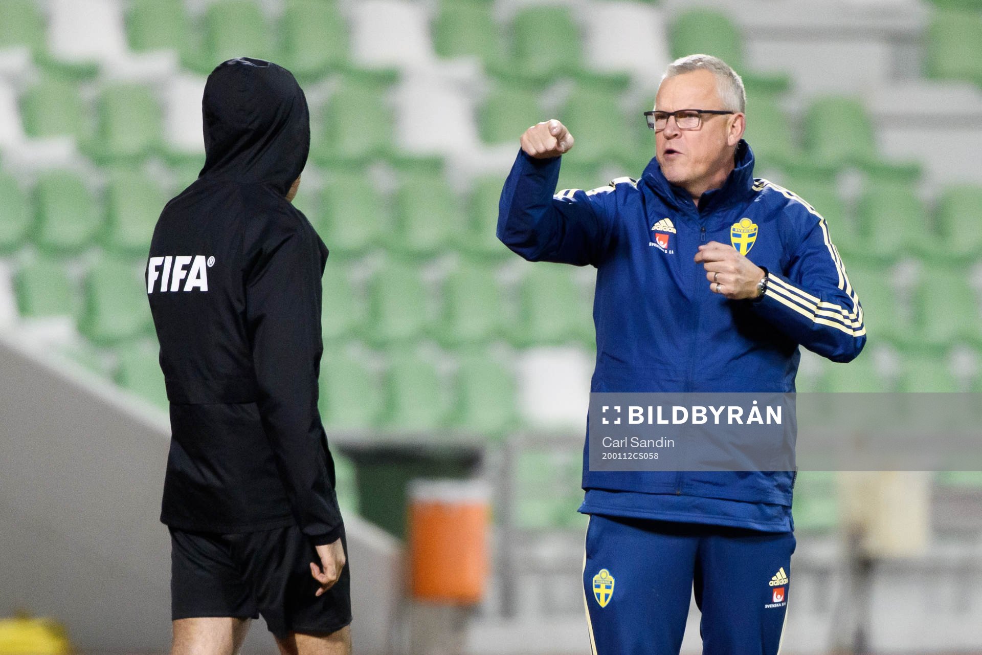 Janne Andersson, head coach of Sweden, talks to the fourth