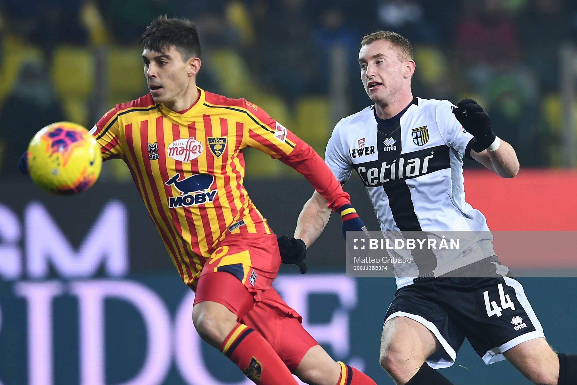 Cristian Dell'Orco of Lecce Dejan Kulusevski of Parma