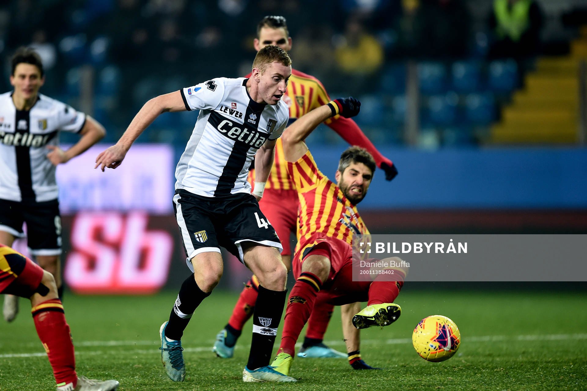 Dejan Kulusevski of Parma and Luca Rossettini of Lecce