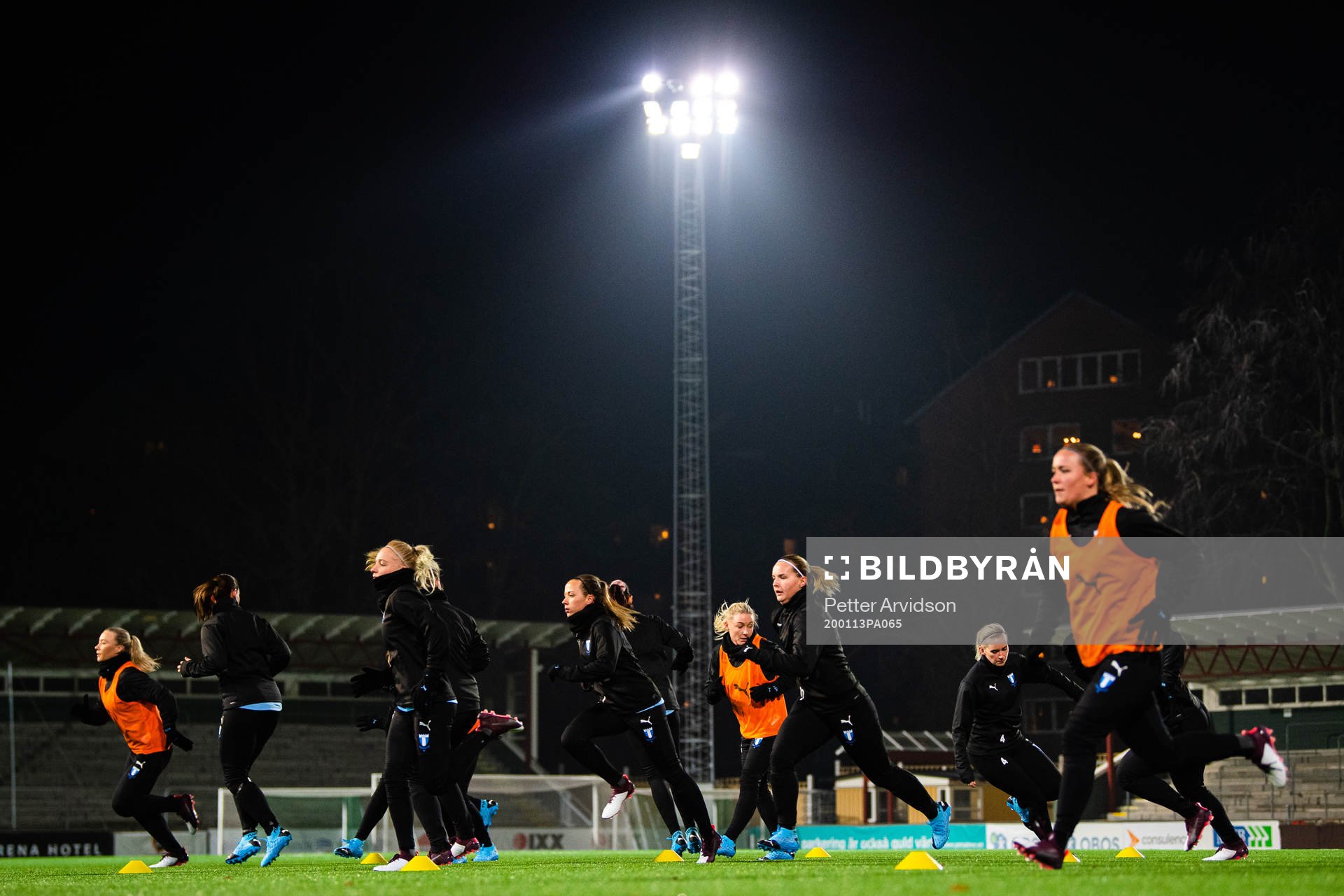 Malmö FFs spelare värmer upp