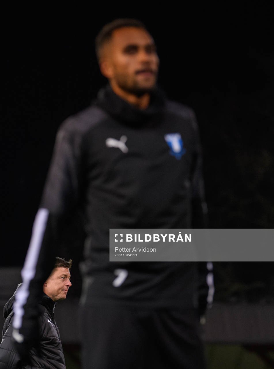 Tränare Jon Dahl Tomasson och Isaac Kiese Thelin