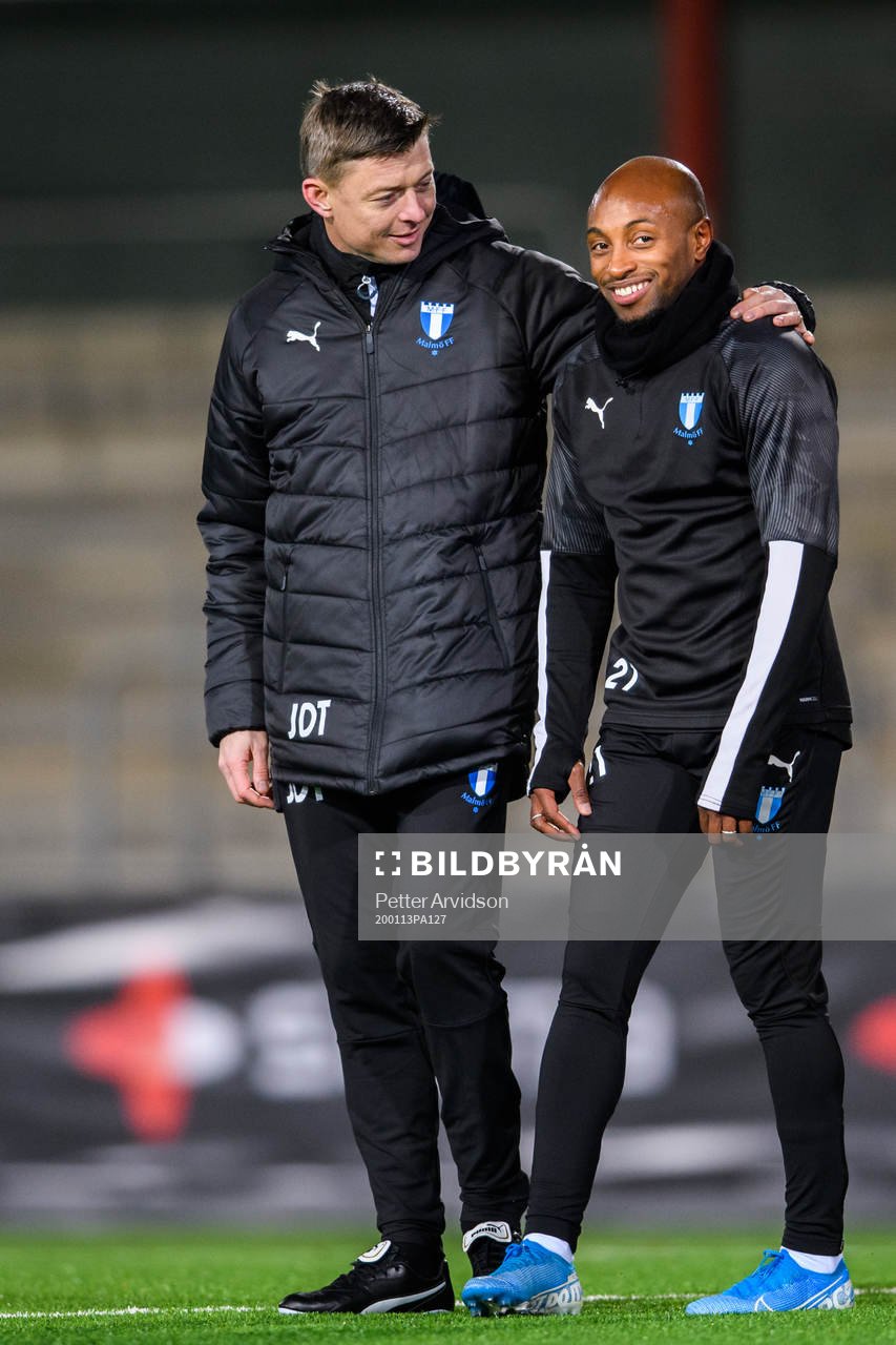 Tränare Jon Dahl Tomasson och Fouad Bachirou