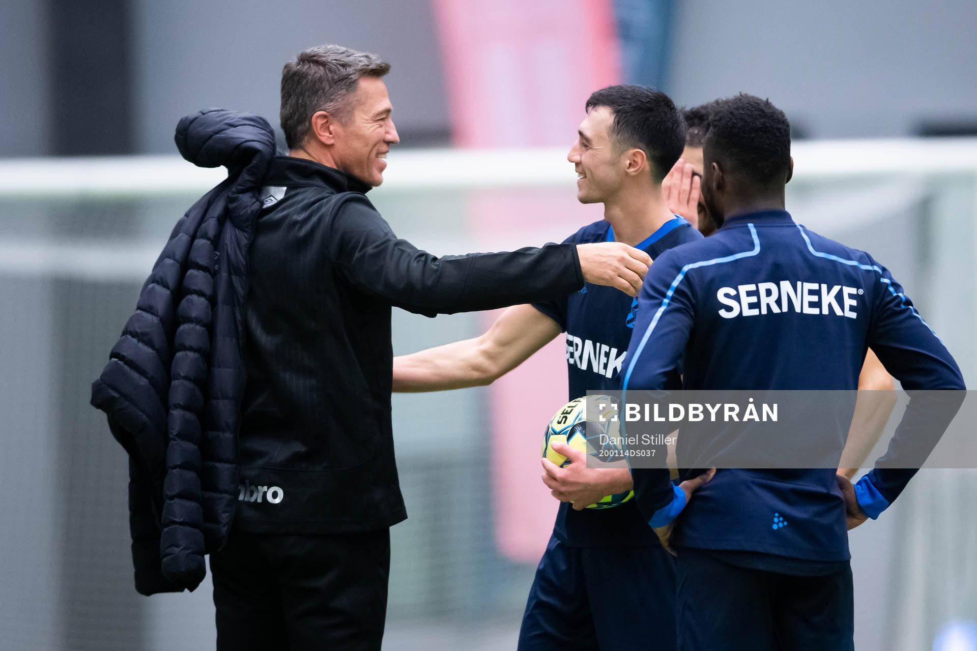 Före detta sportchefen Mats Gren hälsar på Giorgi