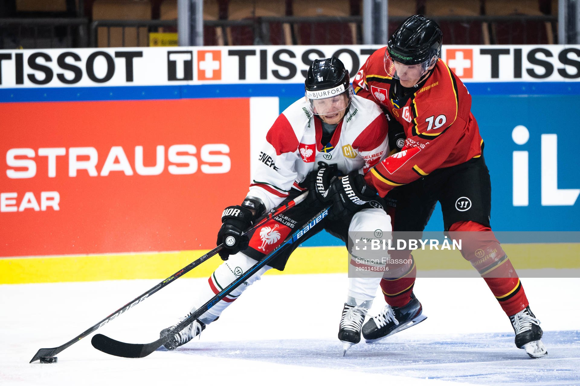 Ryan Lasch of Frölunda and Joonas Jalvanti of Luleå