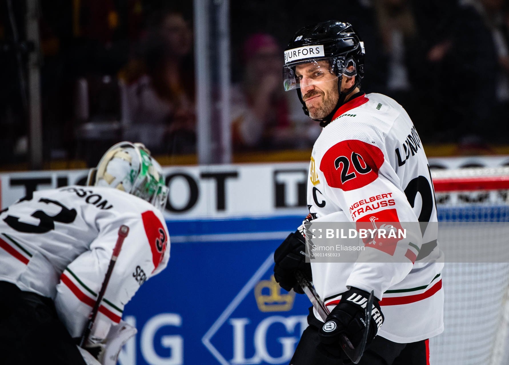 Joel Lundqvist of Frölunda  looks dejected