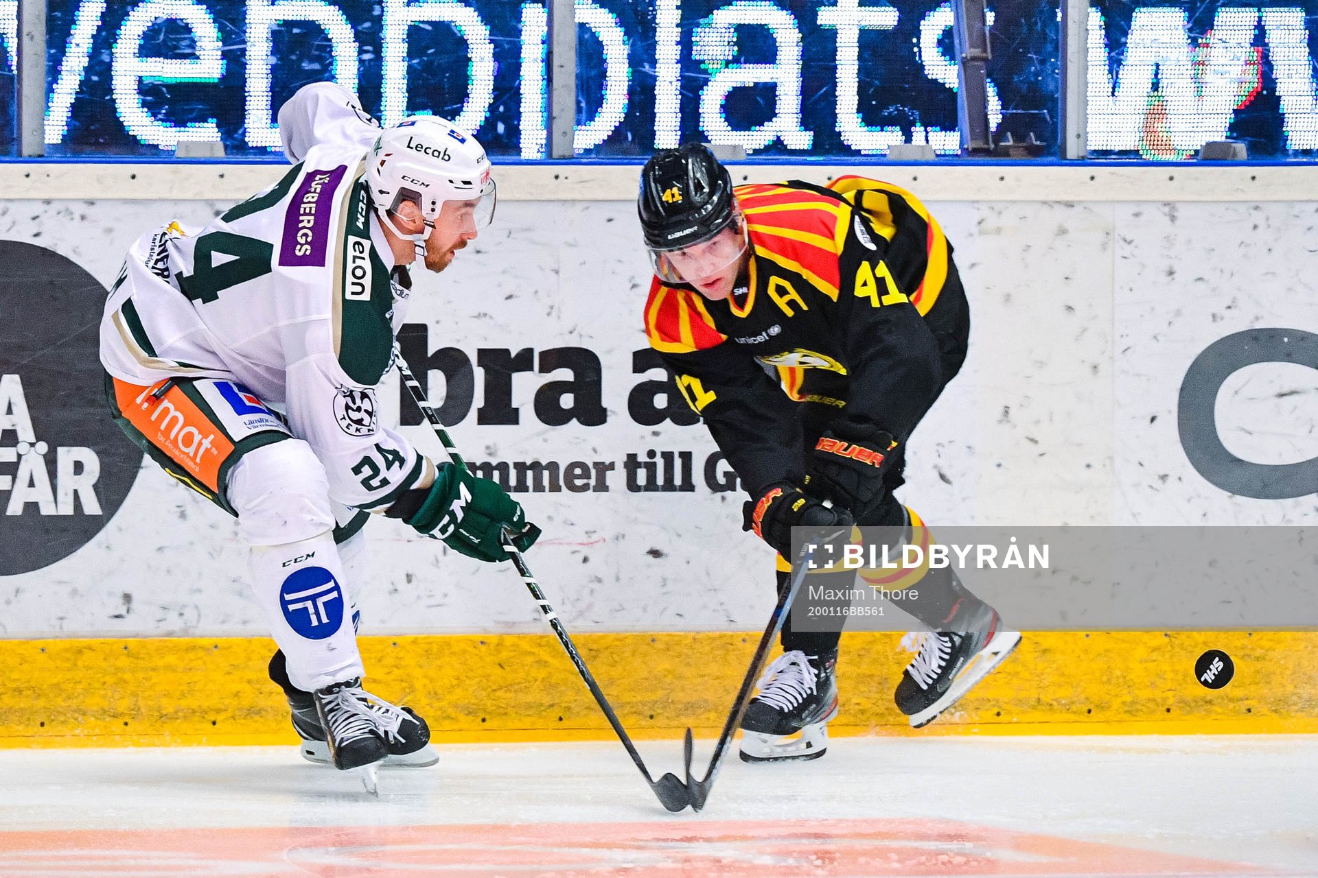 Färjestads Jonathon Blum och Brynäs Greg Scott
