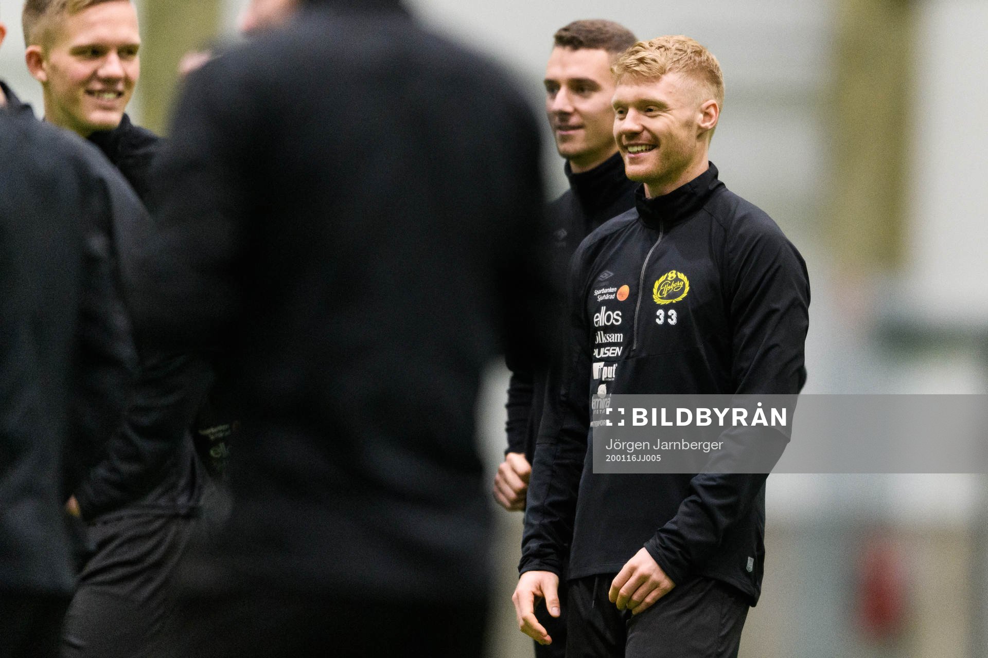 Sivert Heltne Nilsen med Christopher McVey i bakgrunden